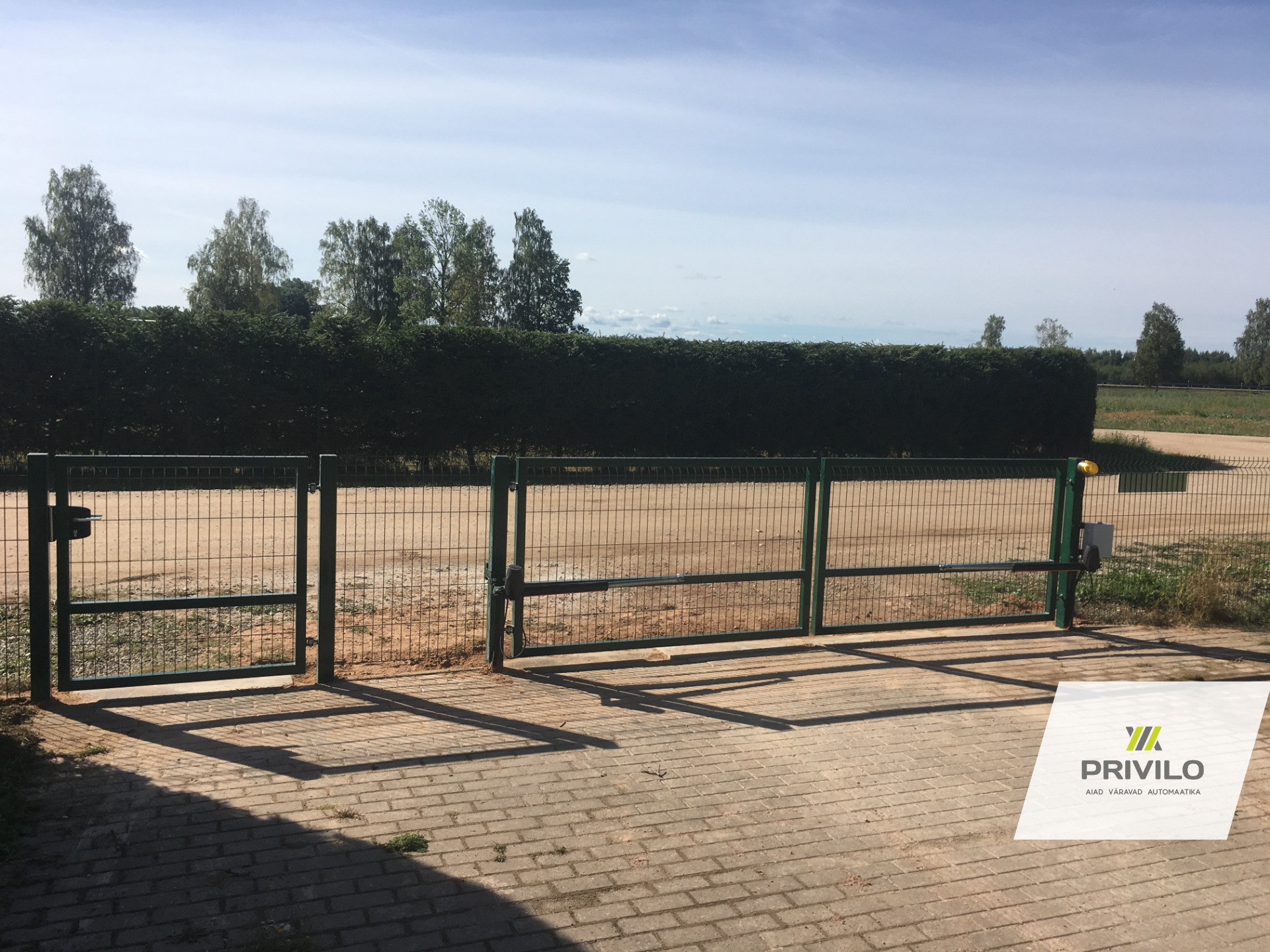Automaatikaga tiibvärav. Jalgvärav. Paneelkate., Tiibväravad, Jalgväravad, Automaatika, Tartumaa – Privilo