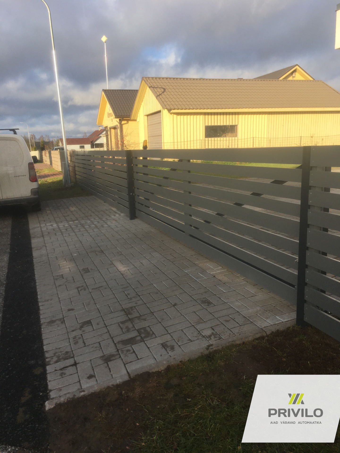 Horisontaalne puitaed. Liugvärav. Liugvärava automaatika. Jalgvärav., Puitaiad, Liugväravad, Jalgväravad, Tartumaa, pilt 5 – Privilo