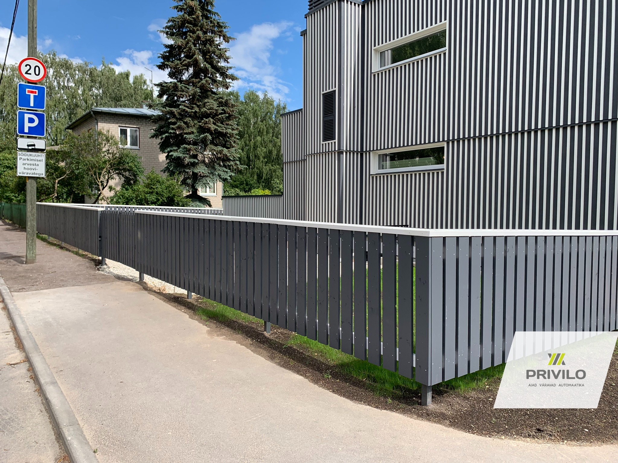 Kortermaja puitaed ja paneelaed – Privilo