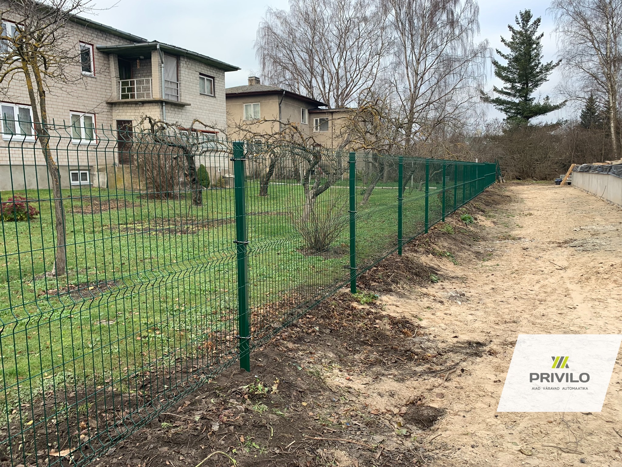 Paneelaed, puitaed, automaatikaga tiibvärav., Puitaiad, Paneelaiad, Tiibväravad, Tartu, pilt 4 – Privilo