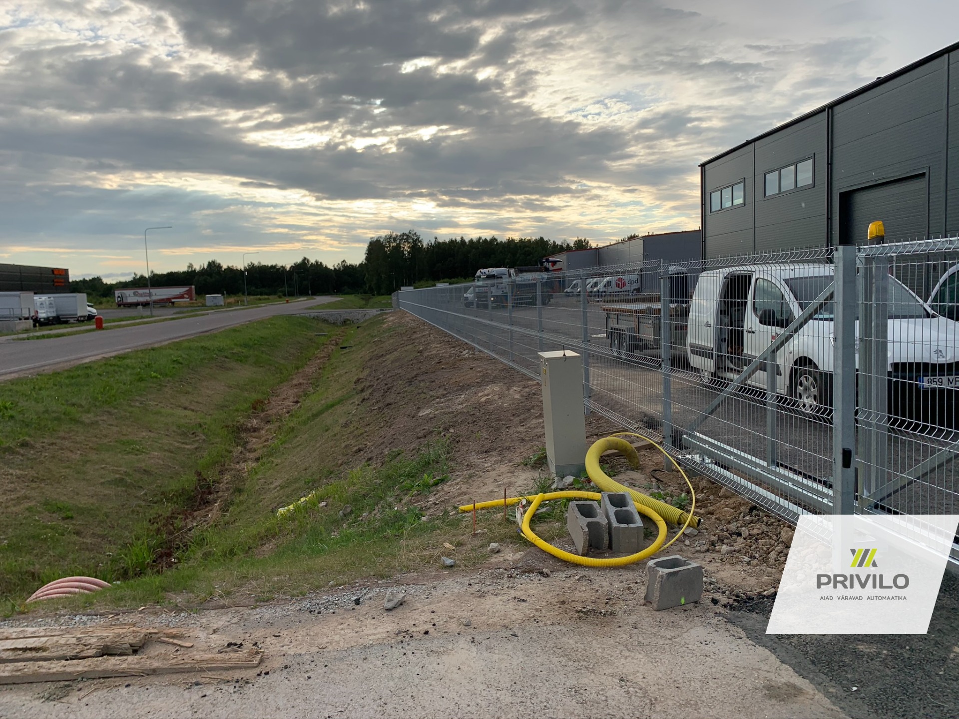 Paneelaed, liugvärav., Paneelaiad, Liugväravad, Automaatika, Jõhvi, pilt 2 – Privilo