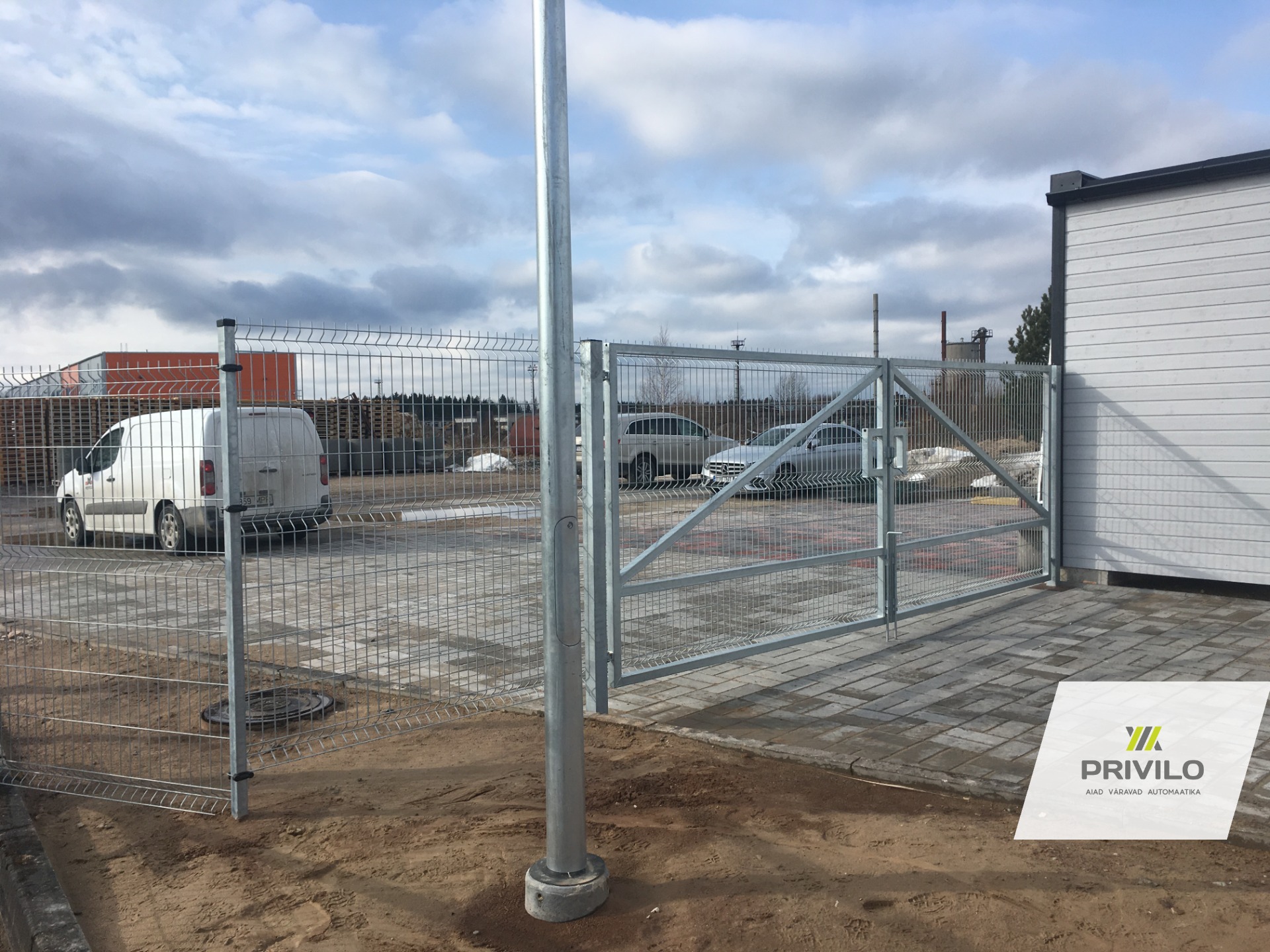 Tiibvärav, paneelaed, Tartumaa – Privilo