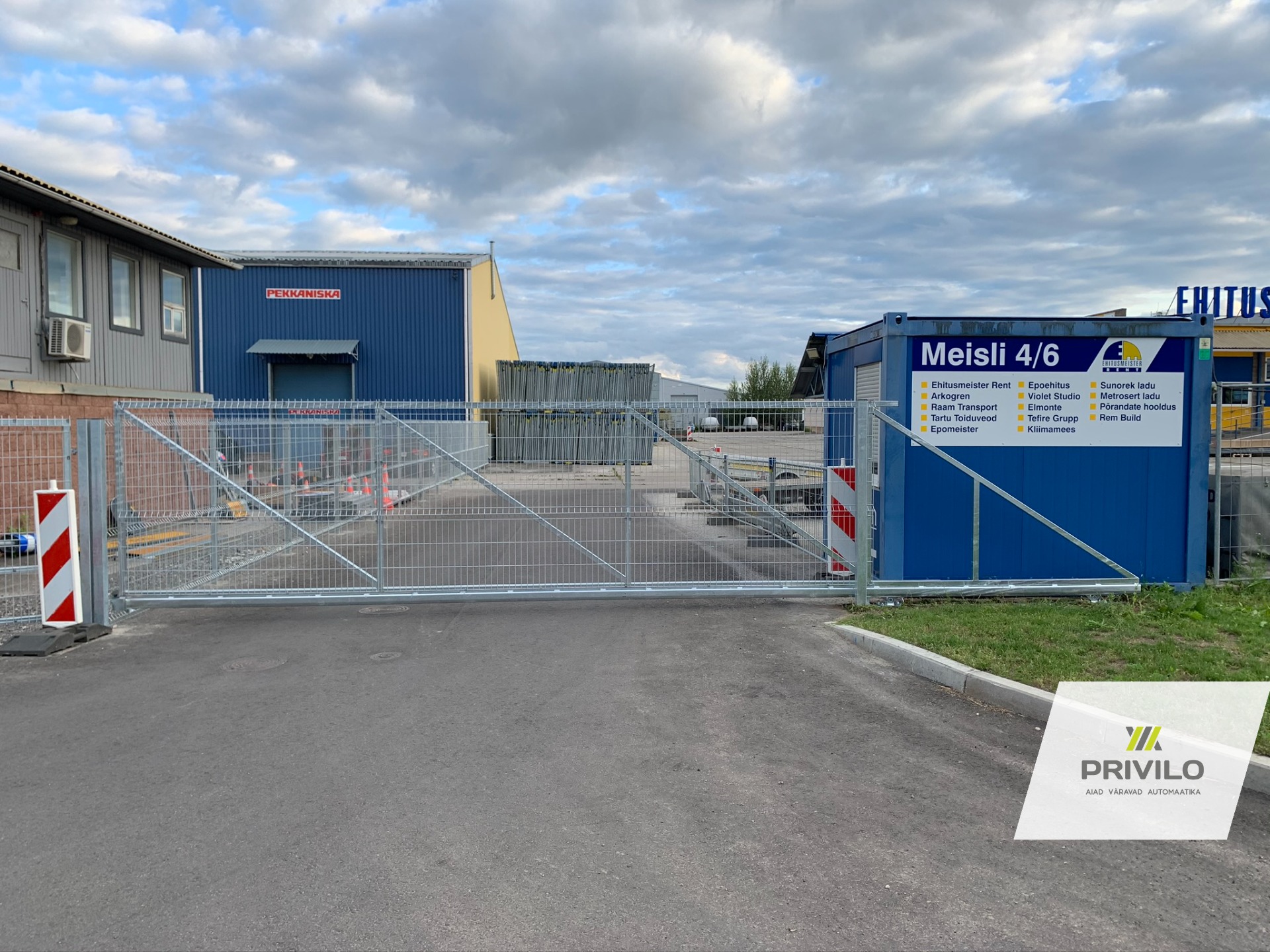 Kuumtsingitud liugvärav., Liugväravad, Automaatika, Tartu – Privilo